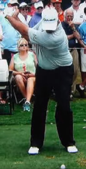 Boo-Weekly-top-COM-ball-position-hip-turn