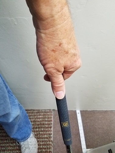 Long-Thumb-closeup